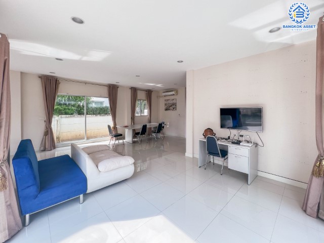 *****บ้านเดี่ยวมือสองย่านนนทบุรีฯ ม.ไลฟ์บางกอกบูเลอวาร์ด ราชพฤกษ์-รัตนาธิเบศร์ เนื้อที่กว้างขวางมากถึง 63 ตร.ว.  ฟังก์ชัน 3 ห้องนอน 3 ห้องน้ำ ที่จอดรถ 2 คัน บนทำเลแห่งการเดินทาง ใกล้รถไฟฟ้าสายสีม่วง "สถานีท่าอิฐ" เชื่อมต่อถนนราชพฤกษ์